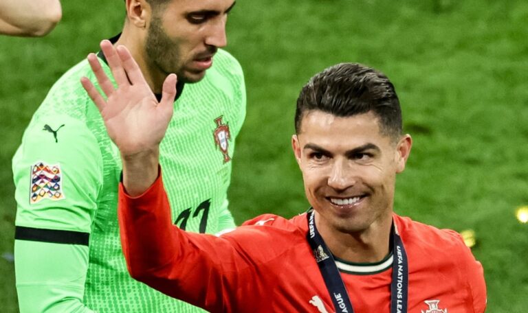 Ronaldo gibt bekannt, wo er nächste Saison spielen wird!