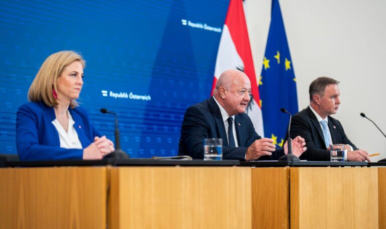 Regierung lässt Beratungskosten explodieren – 1,6 Millionen Euro in vier Wochen