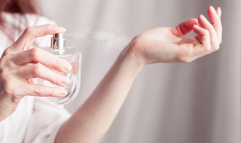 Mückenalarm: Dieser süße Damenduft schlägt Chemie-Sprays