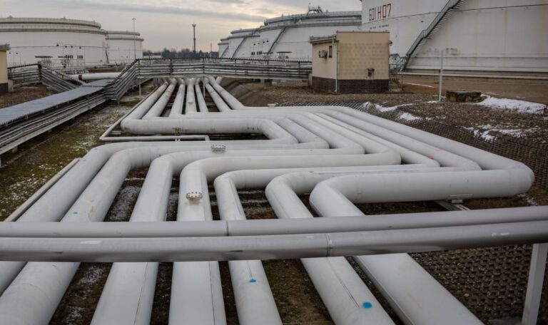 Trotz EU-Sanktionen: Ungarn und Serbien bauen Pipeline für Putins Öl