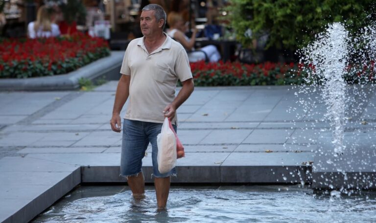 Betonwüste Belgrad: Wie Korruption die Stadt zum 50-Grad-Ofen macht