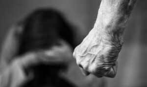 Ohrfeige beim Frühstück – Anklage nach Gewalt gegen Ehefrau
