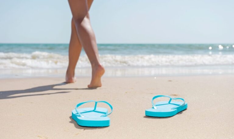 Krebsgefahr unter der Fußsohle: Billig-Flipflops mit 420-facher Giftstoff-Überschreitung