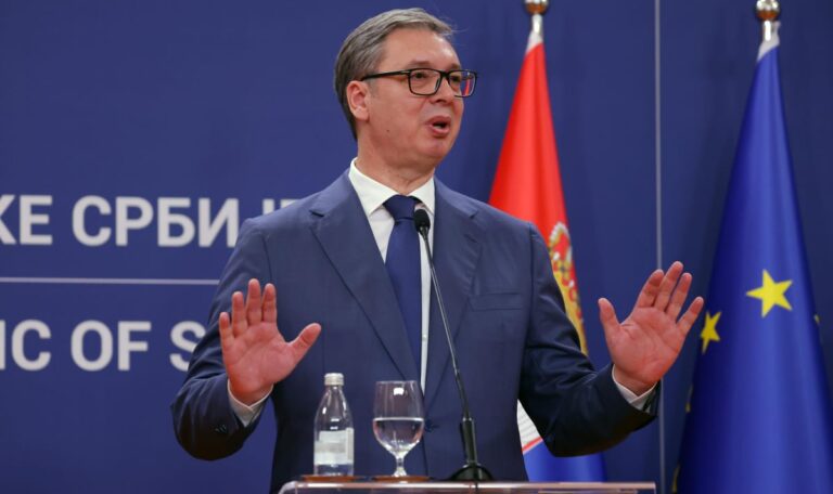 Nationaler Feiertag: Präsident Vucic ehrt Serbiens Verdiente persönlich