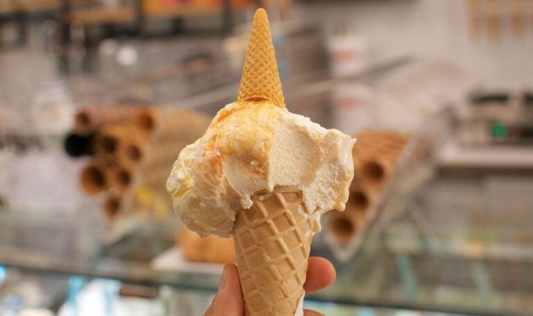 Genialer Trick: So bekommt ihr immer eine größere Portion Eis