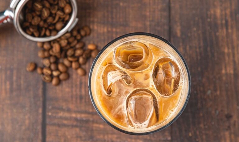 Eiskaffee im Check – Nur ein Produkt besteht den Test, alle anderen fallen durch