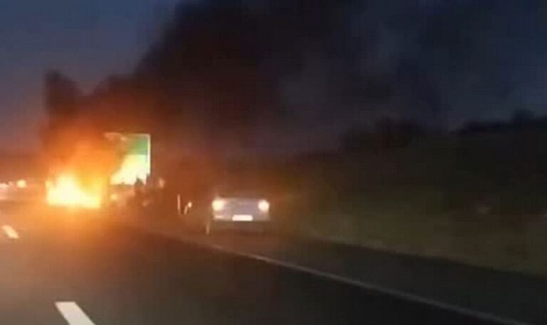 Autobahn: Mann rettet drei Serbinnen aus brennendem Auto (VIDEO)