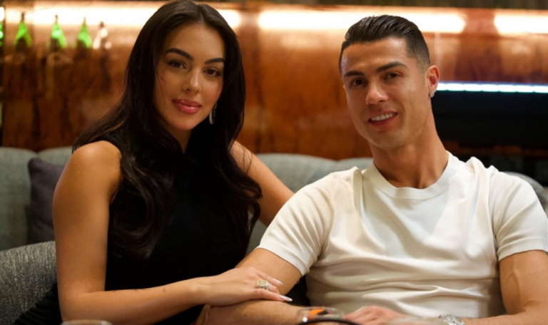 Mit Millionen-Klunker: Ronaldo geht vor Georgina auf die Knie (FOTO)