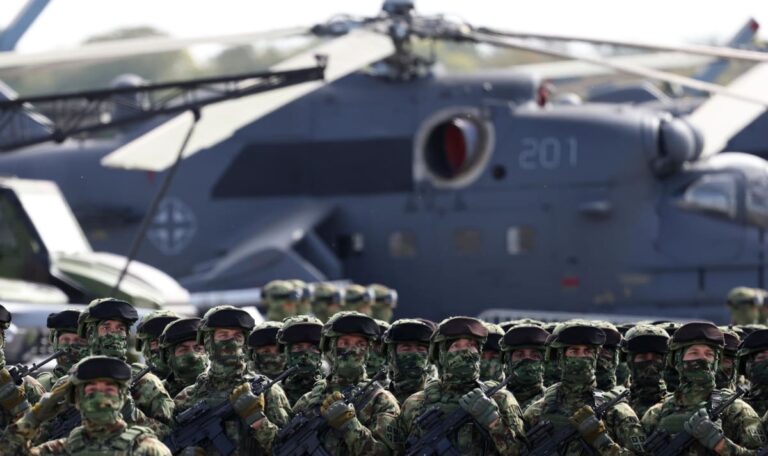 Serbiens Armeechef kontert Kritik: „Militärparade ist kein Säbelrasseln