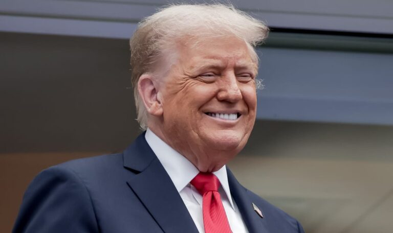 Trump druckt sein Gesicht auf US-Reisepässe