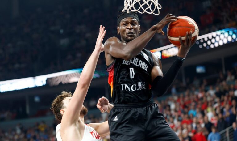 Basketball-Thriller: Deutsche Riesen zittern sich zum EM-Gold