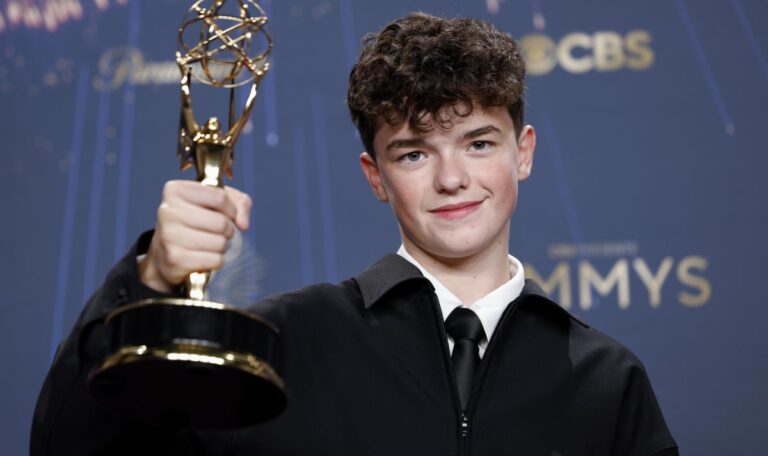 Vom Schuljungen zum Hollywood-Star: Teenager schreibt Emmy-Geschichte