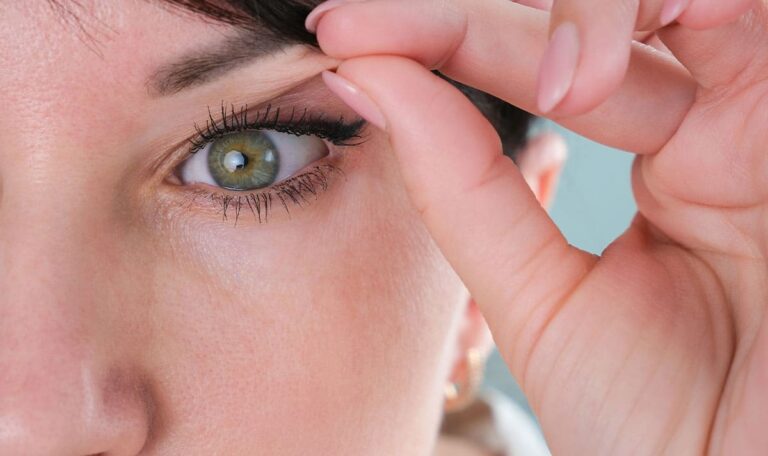 Augenlid außer Kontrolle: Was der Mini-Krampf über Ihre Gesundheit verrät