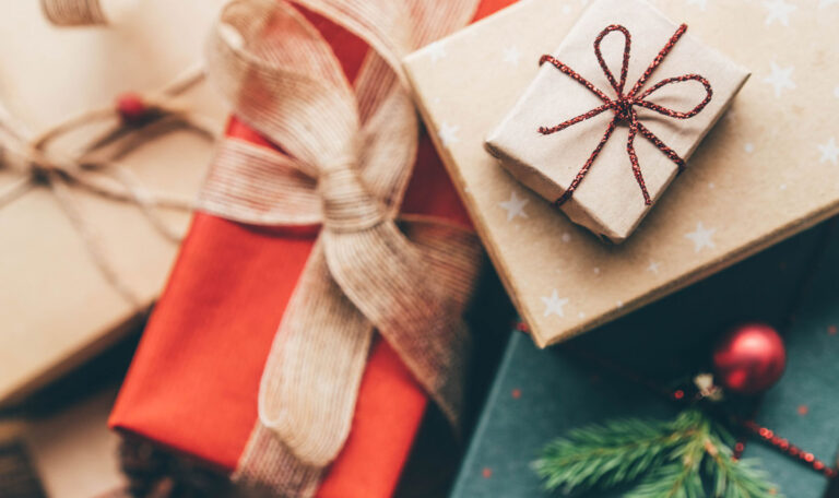 Ihr ultimativer Leitfaden für Weihnachtsgeschenkideen: von Firmenpräsenten bis zu personalisierten