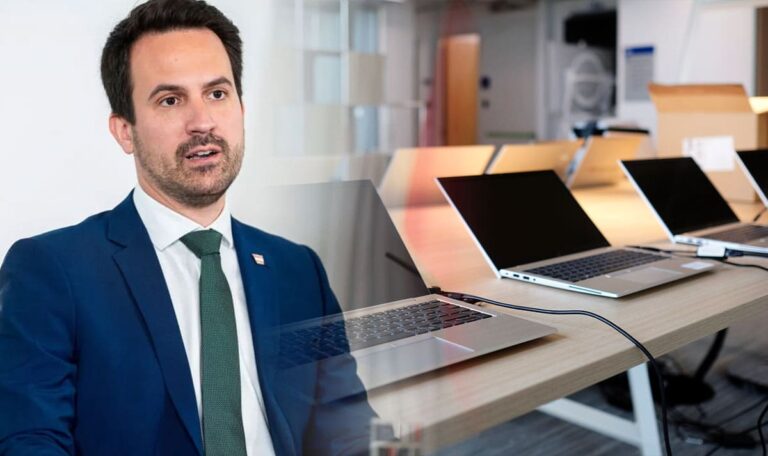 Wiederkehr fordert strengere Regeln für Schüler-Laptops!
