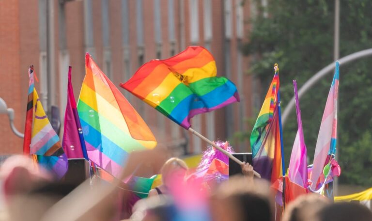 Slowakei-Hammer: Parlament kippt Trans-Rechte – EU in Aufruhr