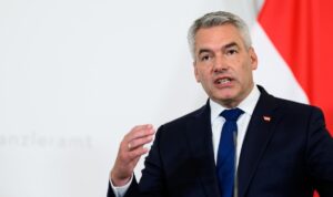 Drohnenalarm: Ex-Bundeskanzler Nehammer musste evakuiert werden
