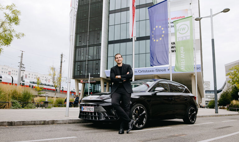 Der Förderminister im CUPRA Leon