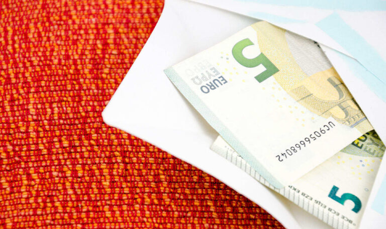 5 Euro Brief: Darum bekommen 5.000 Österreicher jetzt Geld