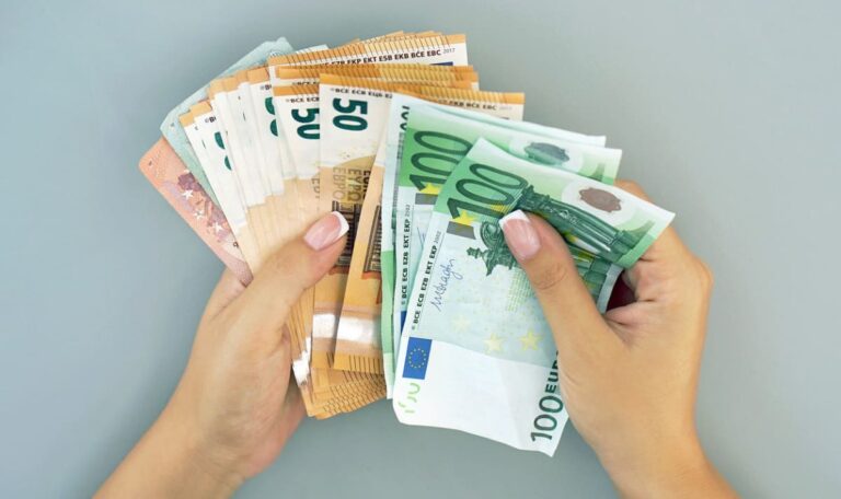 Neues Gesetz verpflichtet Firmen zur Offenlegung aller Gehälter!