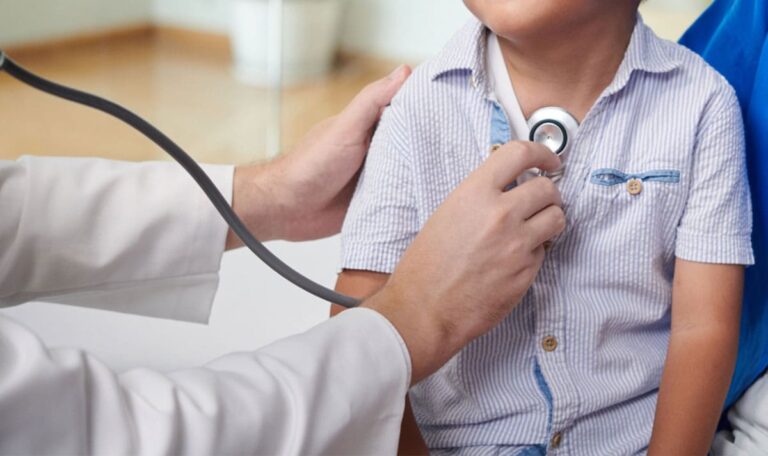 Hausarzt missbrauchte Kind mit Down-Syndrom!