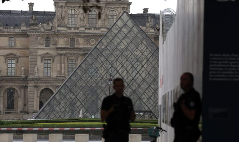 Nächste Panne: Wasserschaden im Louvre beschädigt hunderte historische Schätze