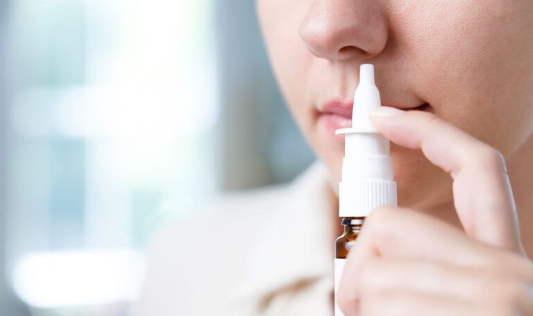 Darum solltet ihr kein Nasenspray vom letzten Jahr verwenden!