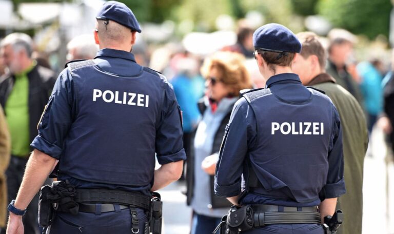 Liebeskummer eskaliert: 17-Jähriger droht mit Blutbad an Schule