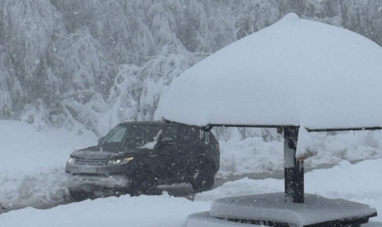 Dörfer abgeschnitten: 59 Zentimeter Neuschnee am Balkan (FOTOS)