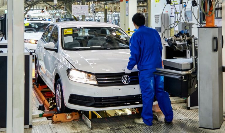 Letzte Chips verbraucht: VW-Werk Wolfsburg steht vor Stillstand