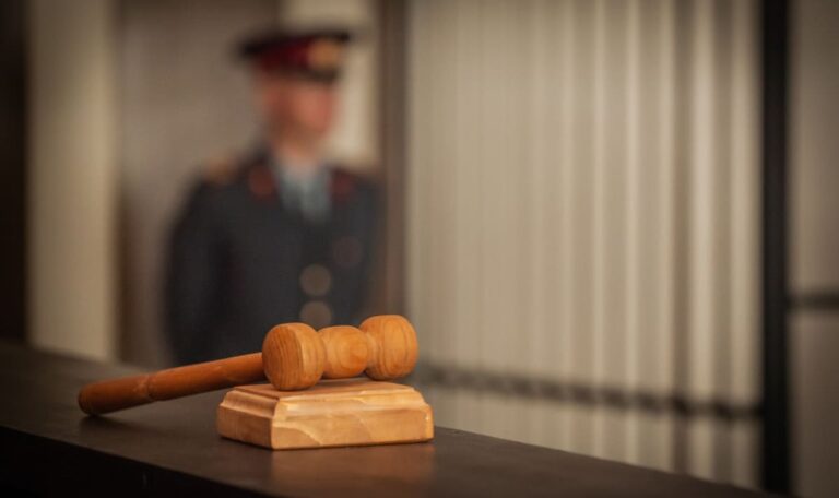 Von Treuhänder zum Betrüger: Wiener Staranwalt fällt auf Uhren-Märchen herein
