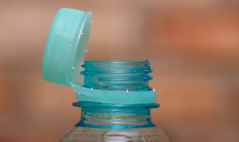 Plastikflaschen: Nach dem fest verbundenen Verschluss steht nun die nächste Neuerung bevor