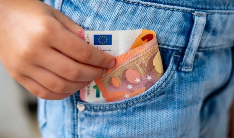 Vom Taschengeld zum Finanzprofi: Diese Summen empfehlen Experten