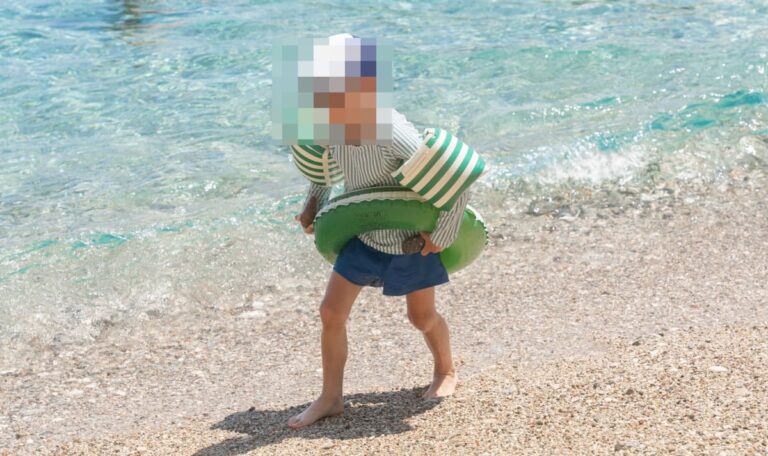 Kerzen, Tränen und ein rotes Plakat – Gera vereint in Trauer um Hayo (8)