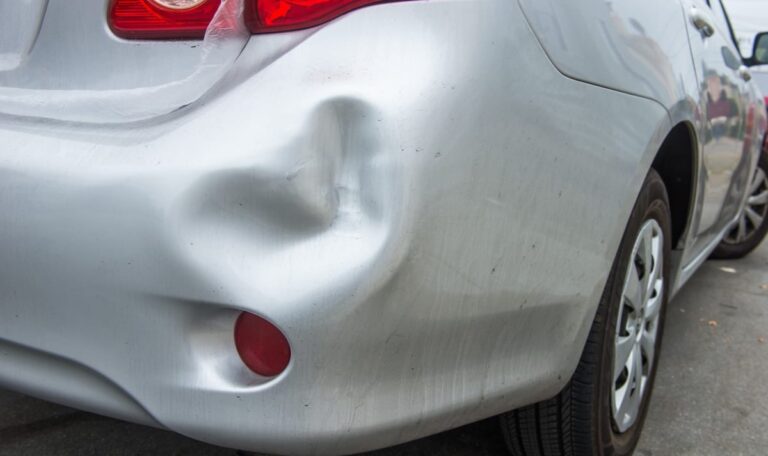 Drama in Donaustadt: Pensionistin von Auto zu Boden geschleudert