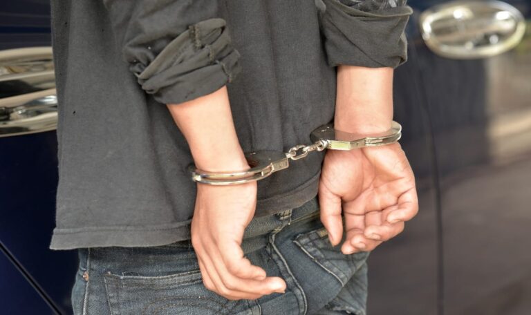 Vierfache Mutter durch Ex-Partner getötet – Waffenlieferant gefasst