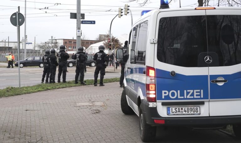 Kinder stundenlang in Angst: Spezialeinheiten stürmen Schule nach Amokalarm