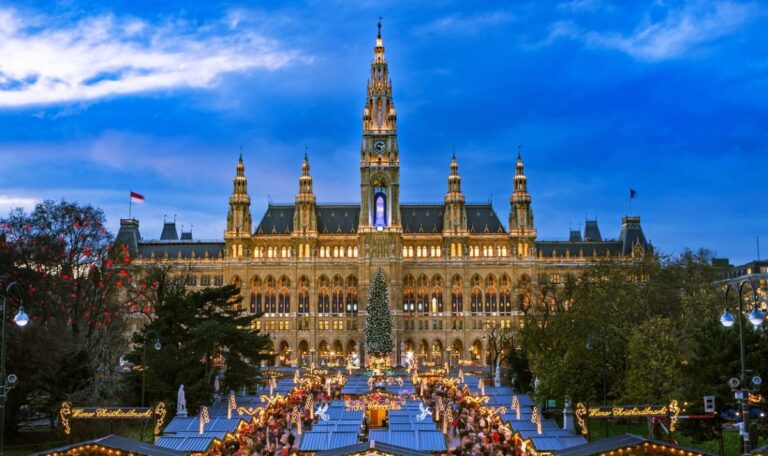 Glühwein, Lichterglanz, Weltruhm: Wiener Weihnachtsmarkt erobert Spitzenplatz