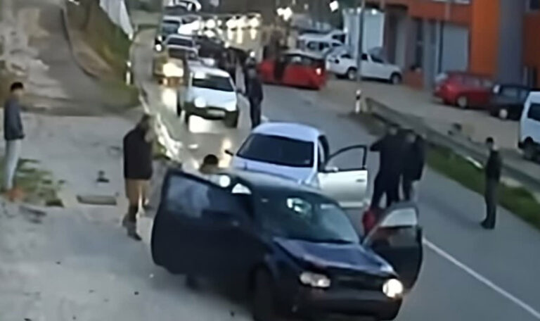 Schlägerei: 16-jähriger Bosnier rast mit Auto in Menschenmenge