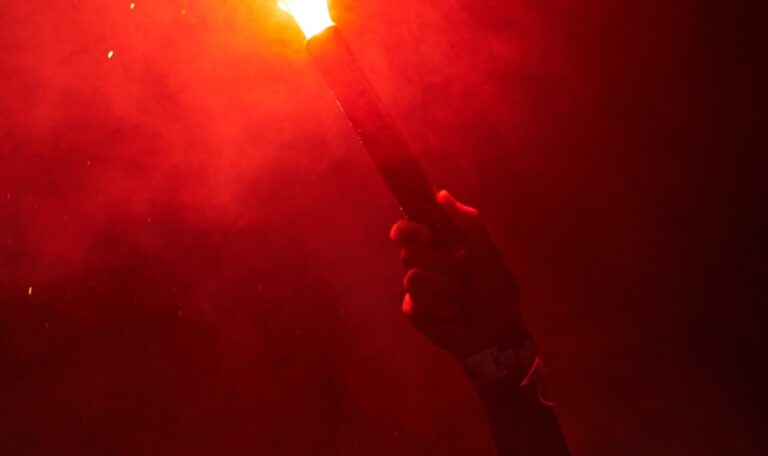 Knallrekord zum Jahreswechsel? Pyro-Importe explodieren