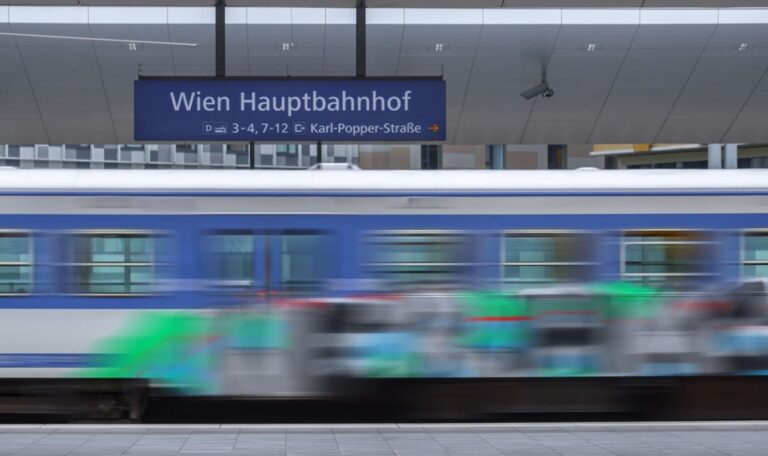 China-Züge auf Westbahn: AK schlägt Alarm bei Haselsteiner-Deal