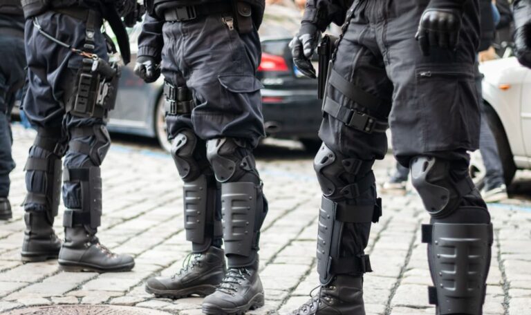 Ex und Polizei per SMS gedroht – Cobra stürmt Wohnung in OÖ