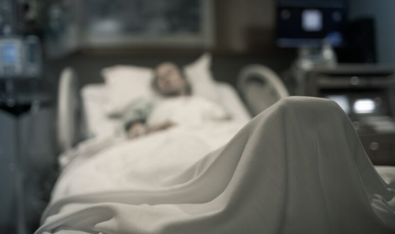 Kein Platz für Notfall-Patientin: Experten untersuchen tödliches Versagen