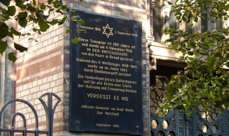 Kristallnacht: Als Hitlers Schergen die Synagogen brennen ließen