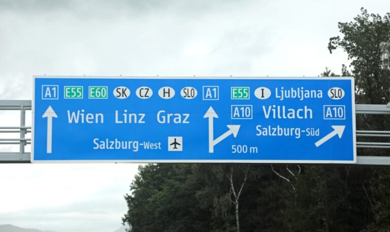 Mit 221 km/h geblitzt: Rumäne verliert Auto und Schein auf A1
