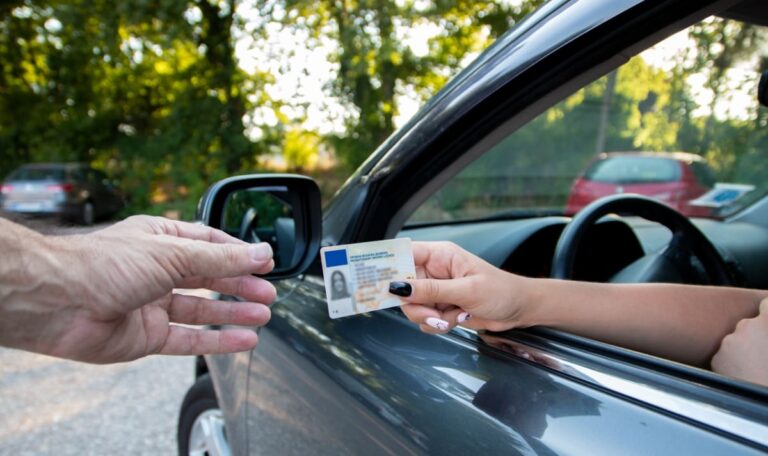 Brüssel greift durch: Strengere Regeln für Fahranfänger – Senioren im Visier