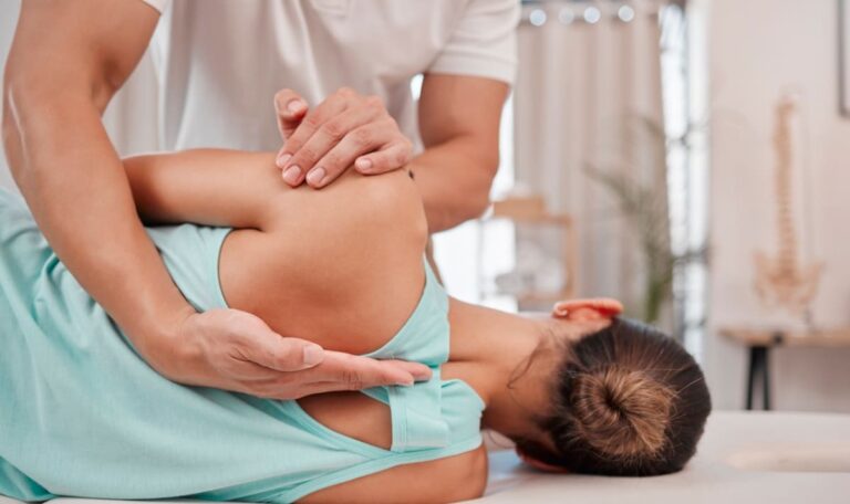 „Wissenschaftliche Neugier“: Physiotherapeut leckt Brustwarze von Patientin