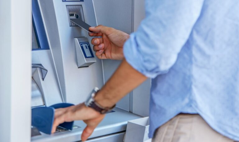 Mehr Bargeld für alle: Neue Supermarkt-Regel erleichtert Abhebungen