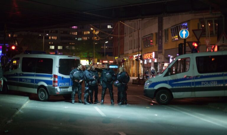 Schuss-Alarm im Shopping-Center: Hunderte fliehen in Panik (VIDEO)