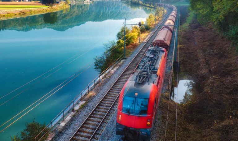 Schneller als das Flugzeug: EU will Metropolen mit Superzügen verbinden